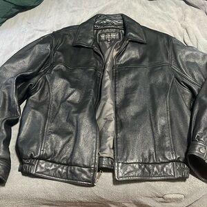 Vintage Wilson’s leather bomber jacket with thin sulfate removable liner